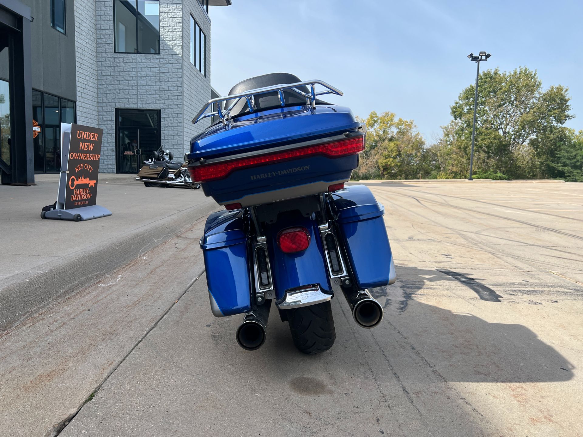 2017 Harley-Davidson Ultra Limited in Dubuque, Iowa - Photo 4