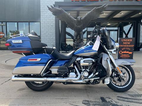 2017 Harley-Davidson Ultra Limited in Dubuque, Iowa - Photo 1