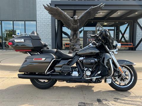 2017 Harley-Davidson Ultra Limited in Dubuque, Iowa - Photo 1