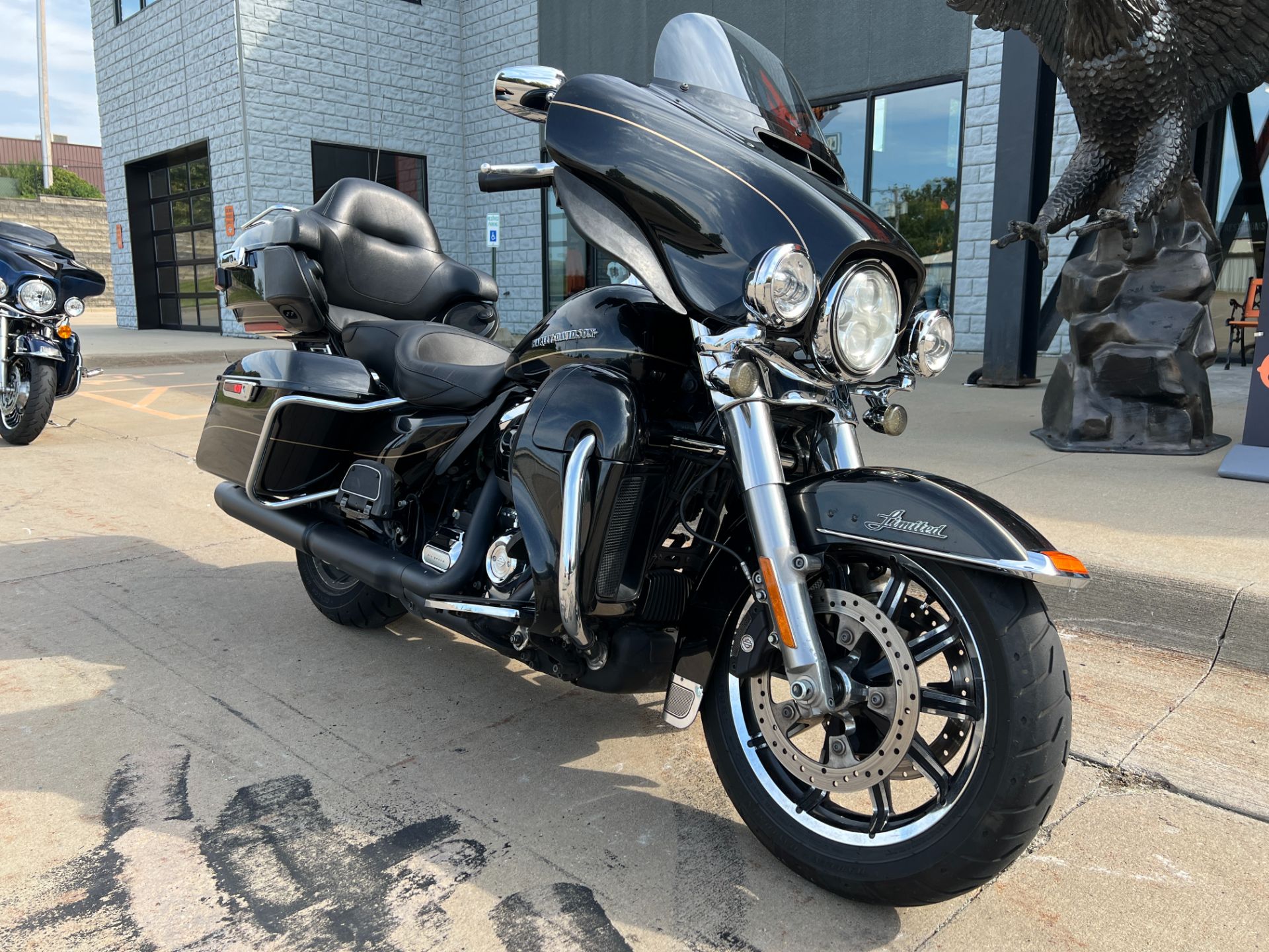 2017 Harley-Davidson Ultra Limited in Dubuque, Iowa - Photo 8