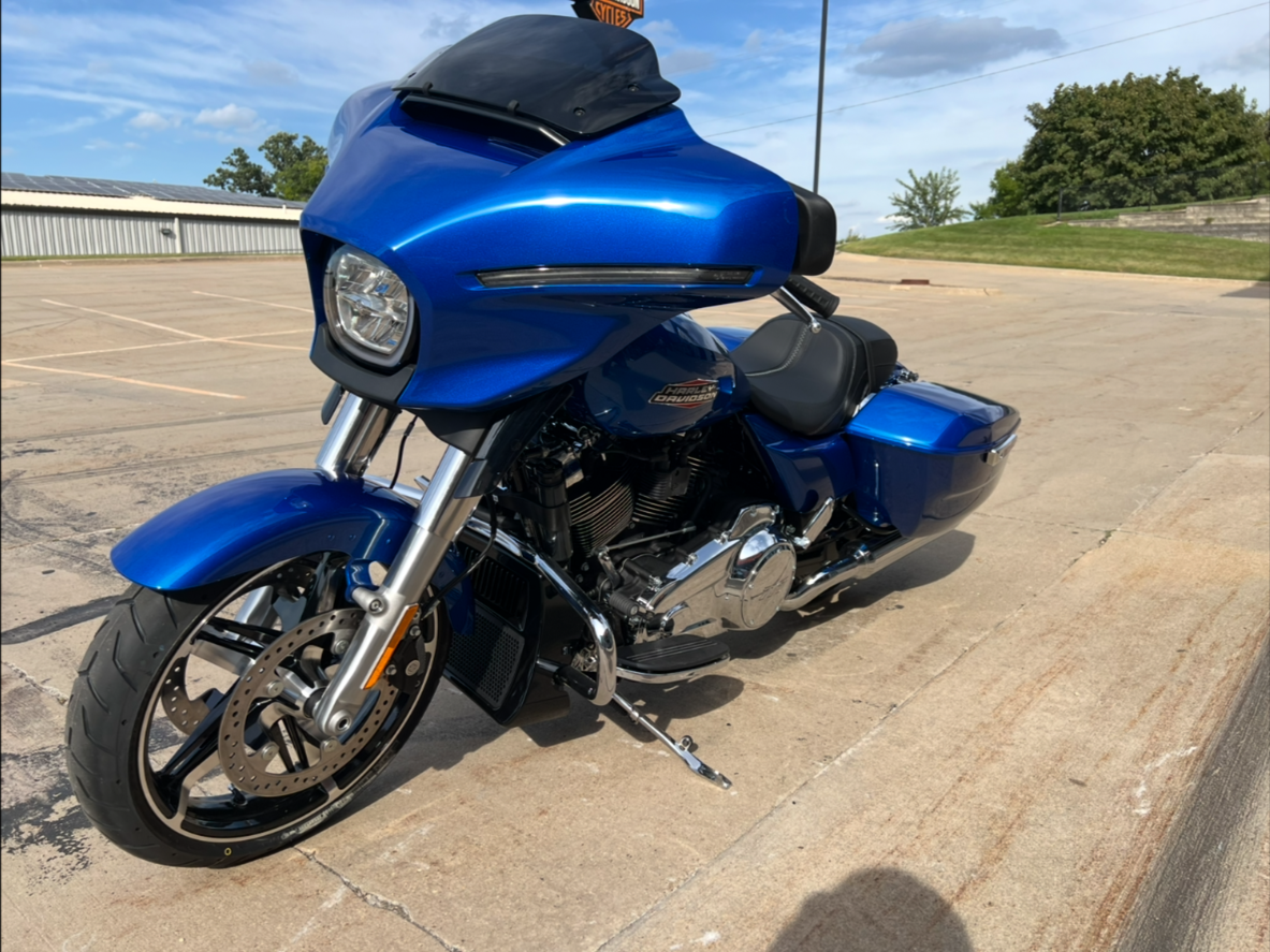 2025 Harley-Davidson Street Glide® in Dubuque, Iowa - Photo 8