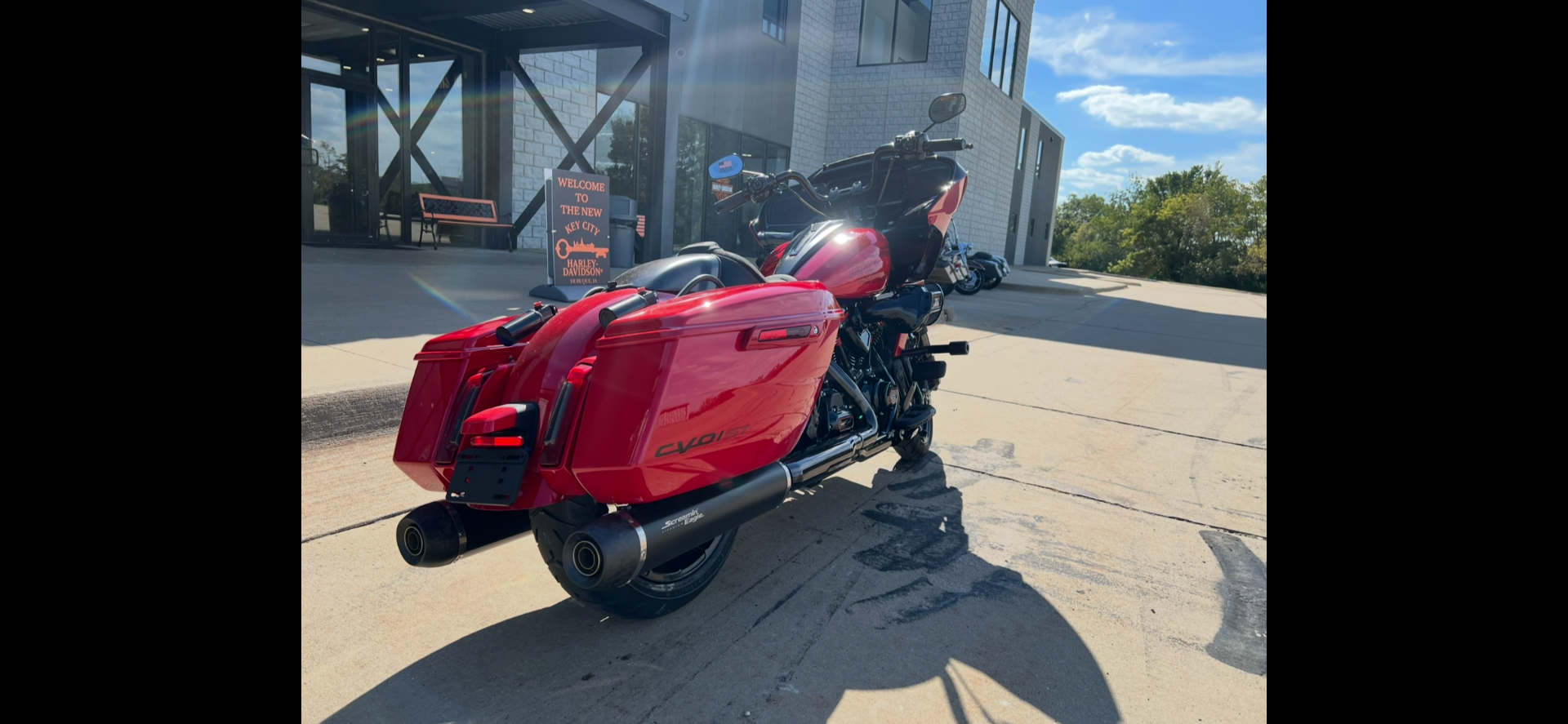 2025 Harley-Davidson CVO™ Road Glide® ST in Dubuque, Iowa - Photo 2