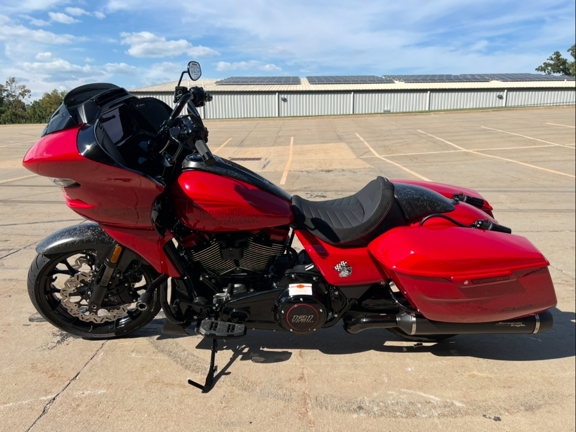 2025 Harley-Davidson CVO™ Road Glide® ST in Dubuque, Iowa - Photo 7