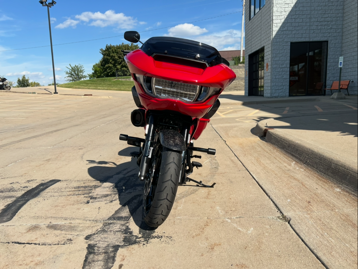 2025 Harley-Davidson CVO™ Road Glide® ST in Dubuque, Iowa - Photo 10