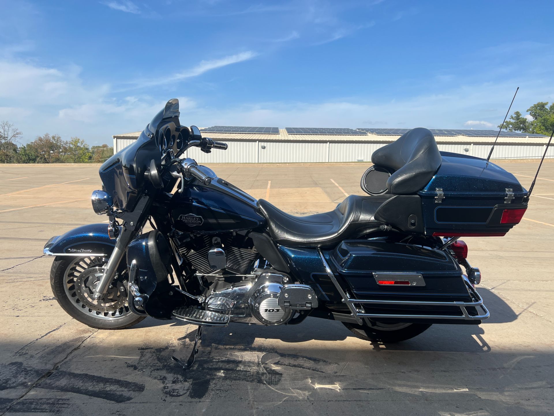 2013 Harley-Davidson Ultra Classic® Electra Glide® in Dubuque, Iowa - Photo 8