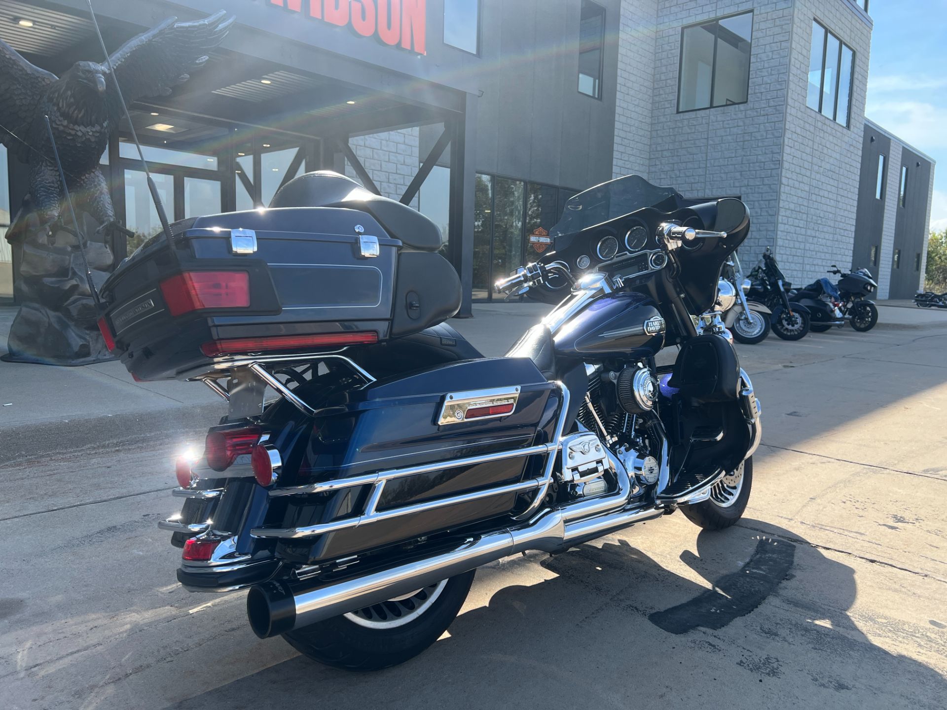 2013 Harley-Davidson Ultra Classic® Electra Glide® in Dubuque, Iowa - Photo 2