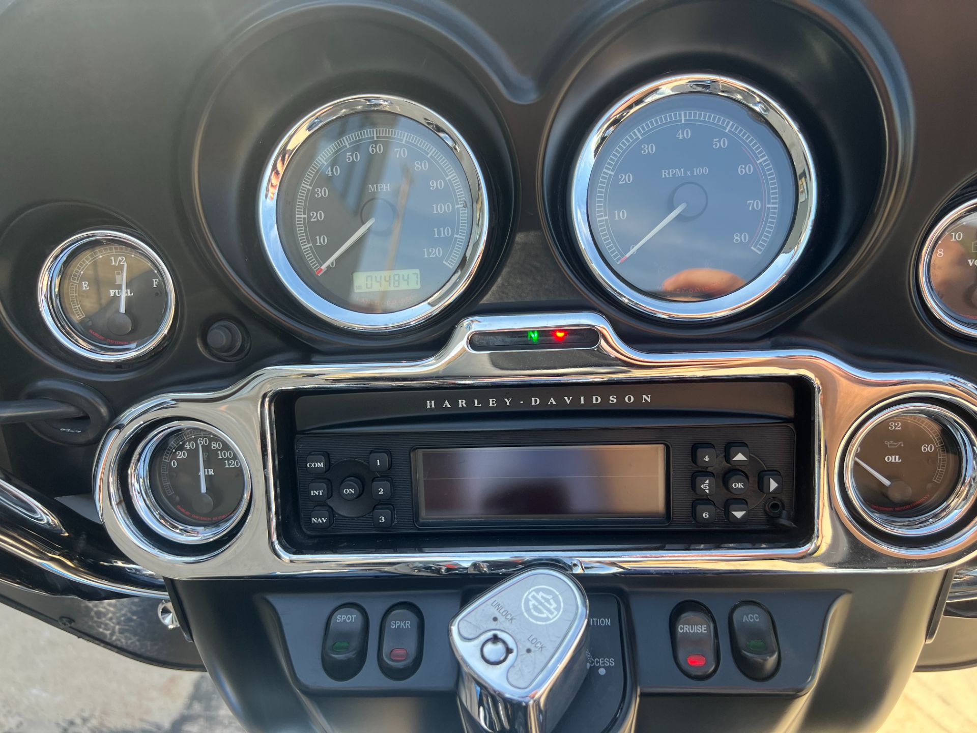 2013 Harley-Davidson Ultra Classic® Electra Glide® in Dubuque, Iowa - Photo 13