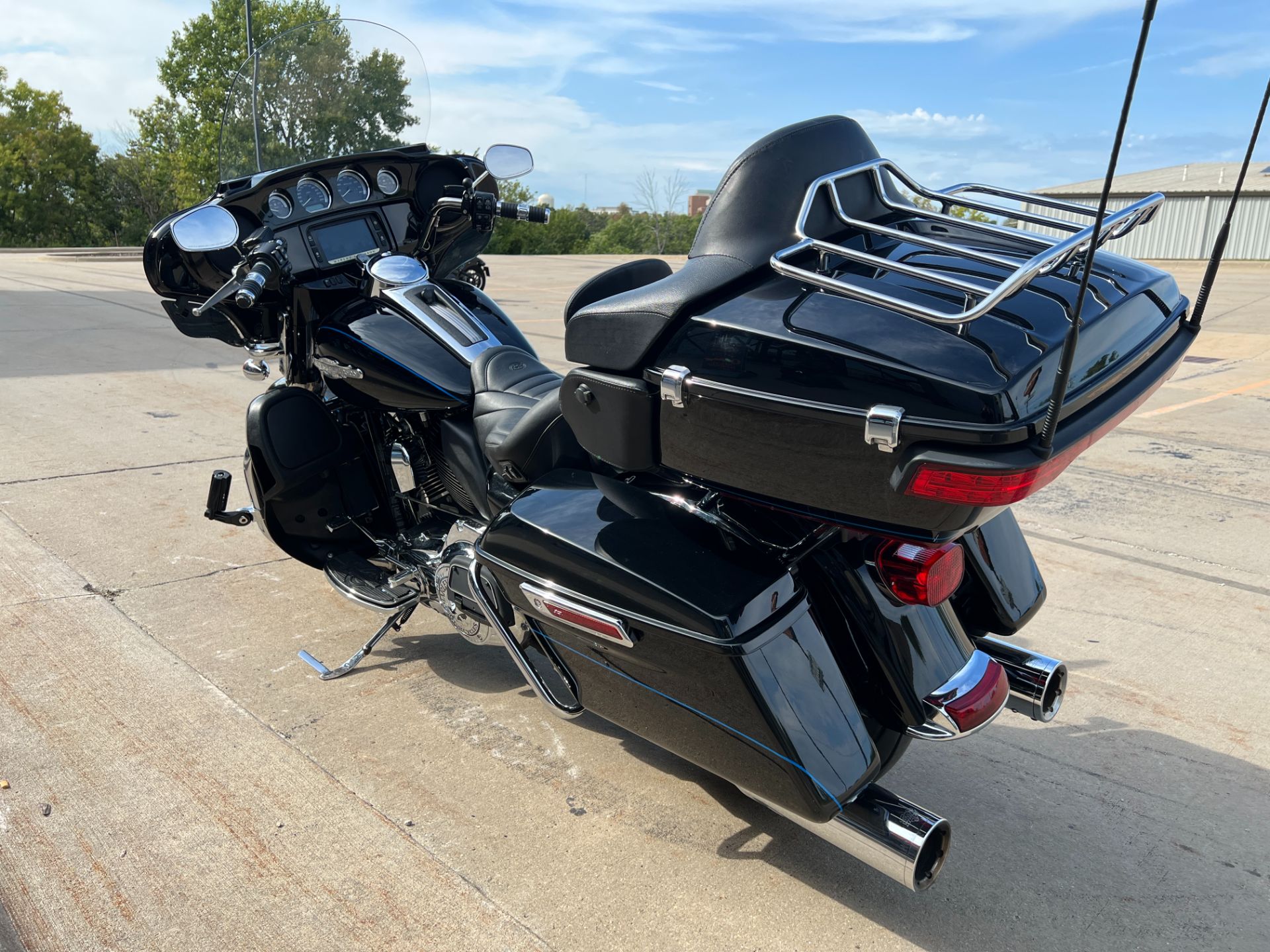 2015 Harley-Davidson Ultra Limited in Dubuque, Iowa - Photo 4