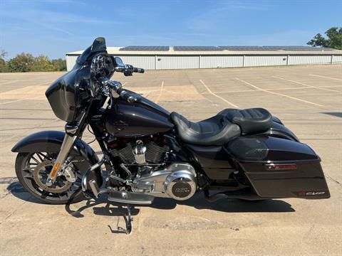 2020 Harley-Davidson CVO™ Street Glide® in Dubuque, Iowa - Photo 7