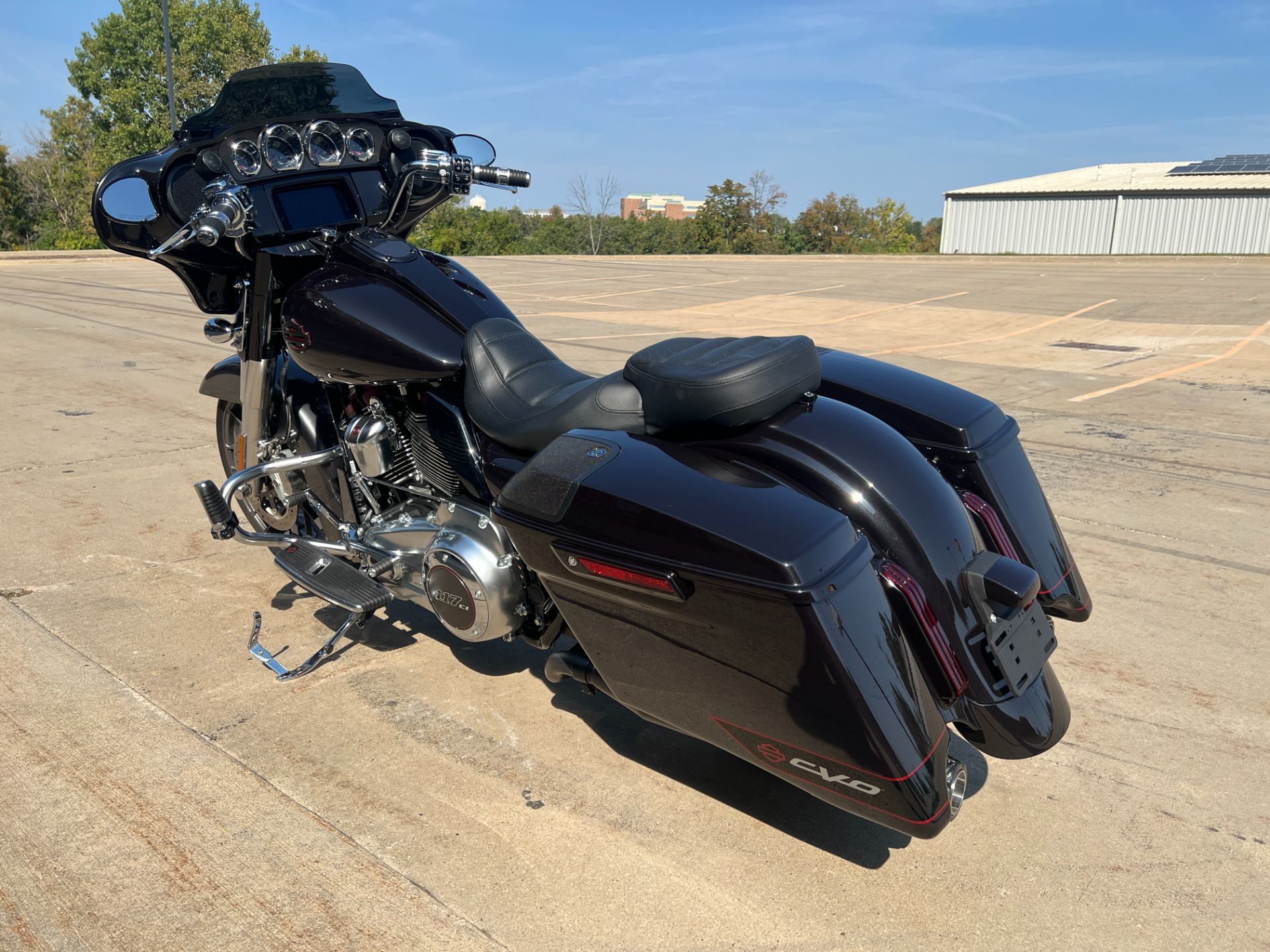 2020 Harley-Davidson CVO™ Street Glide® in Dubuque, Iowa - Photo 5