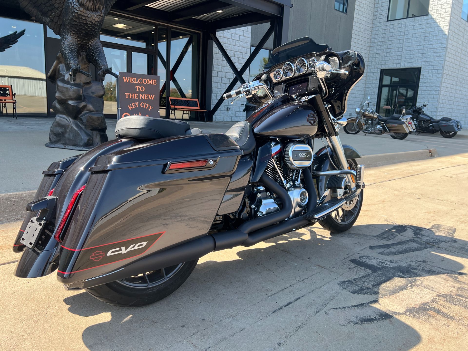 2020 Harley-Davidson CVO™ Street Glide® in Dubuque, Iowa - Photo 2