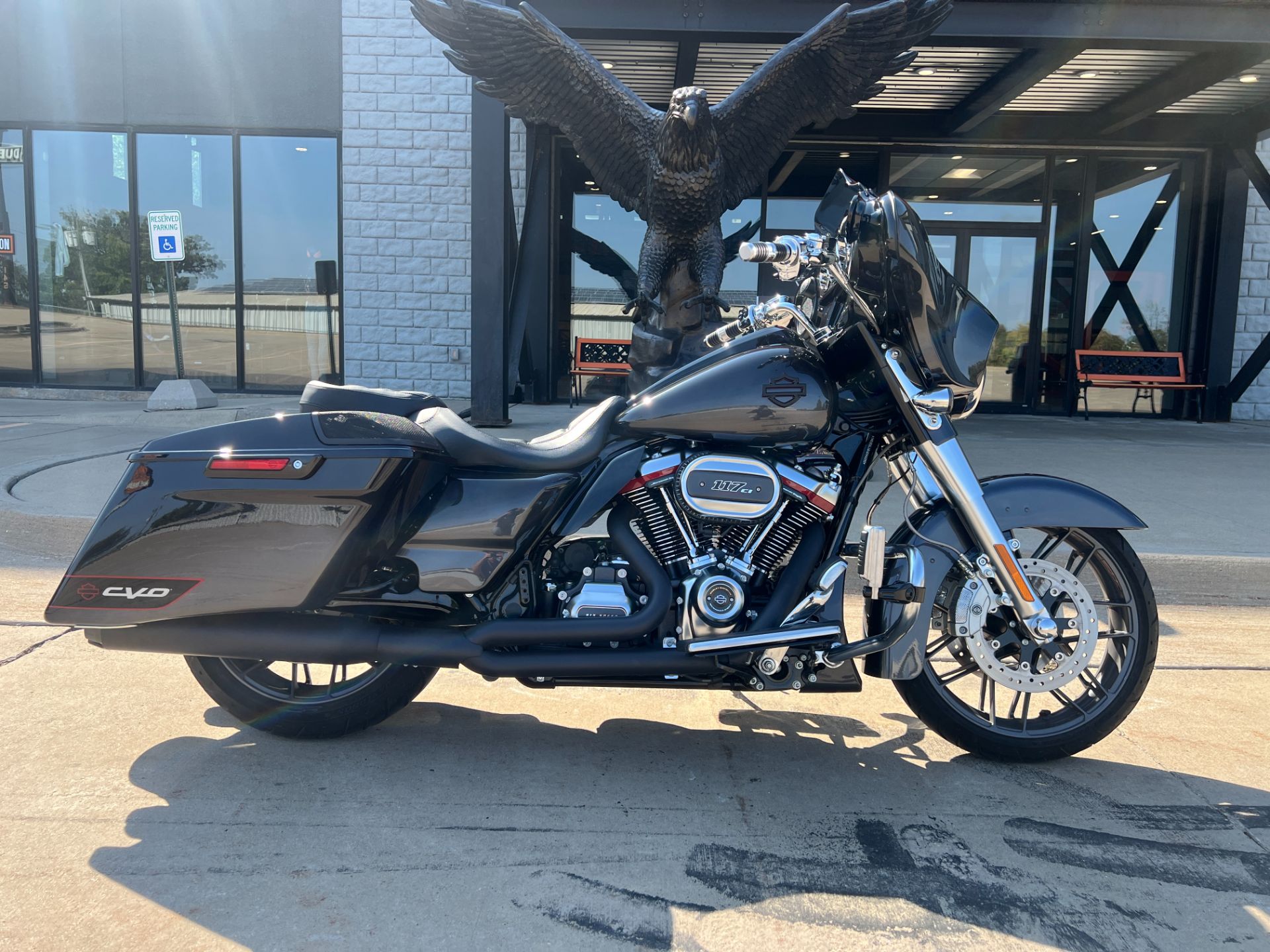 2020 Harley-Davidson CVO™ Street Glide® in Dubuque, Iowa - Photo 1