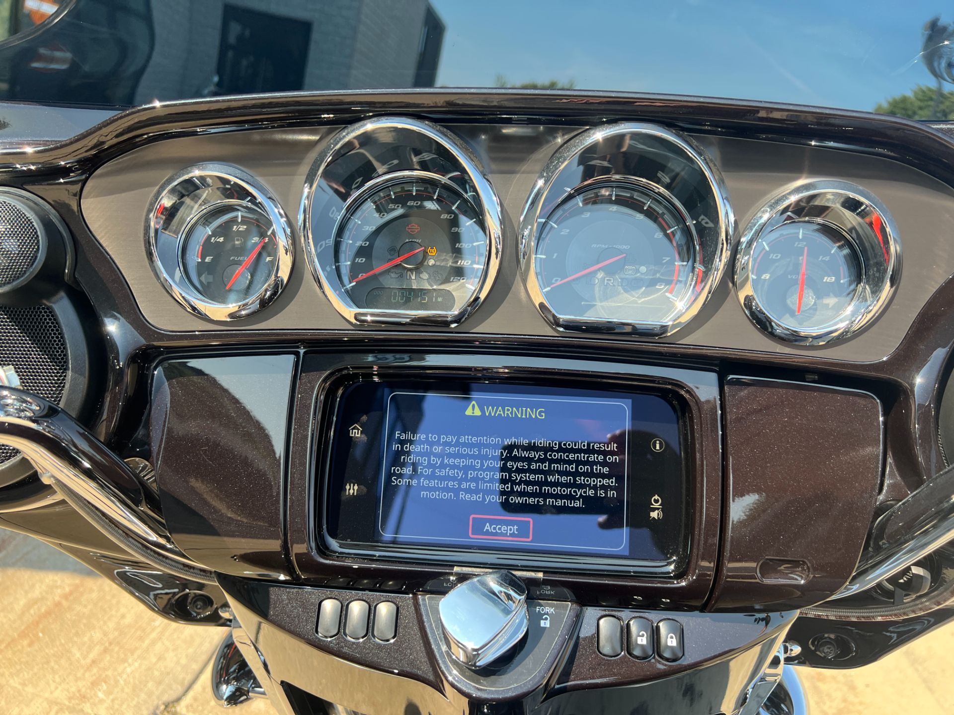 2020 Harley-Davidson CVO™ Street Glide® in Dubuque, Iowa - Photo 12