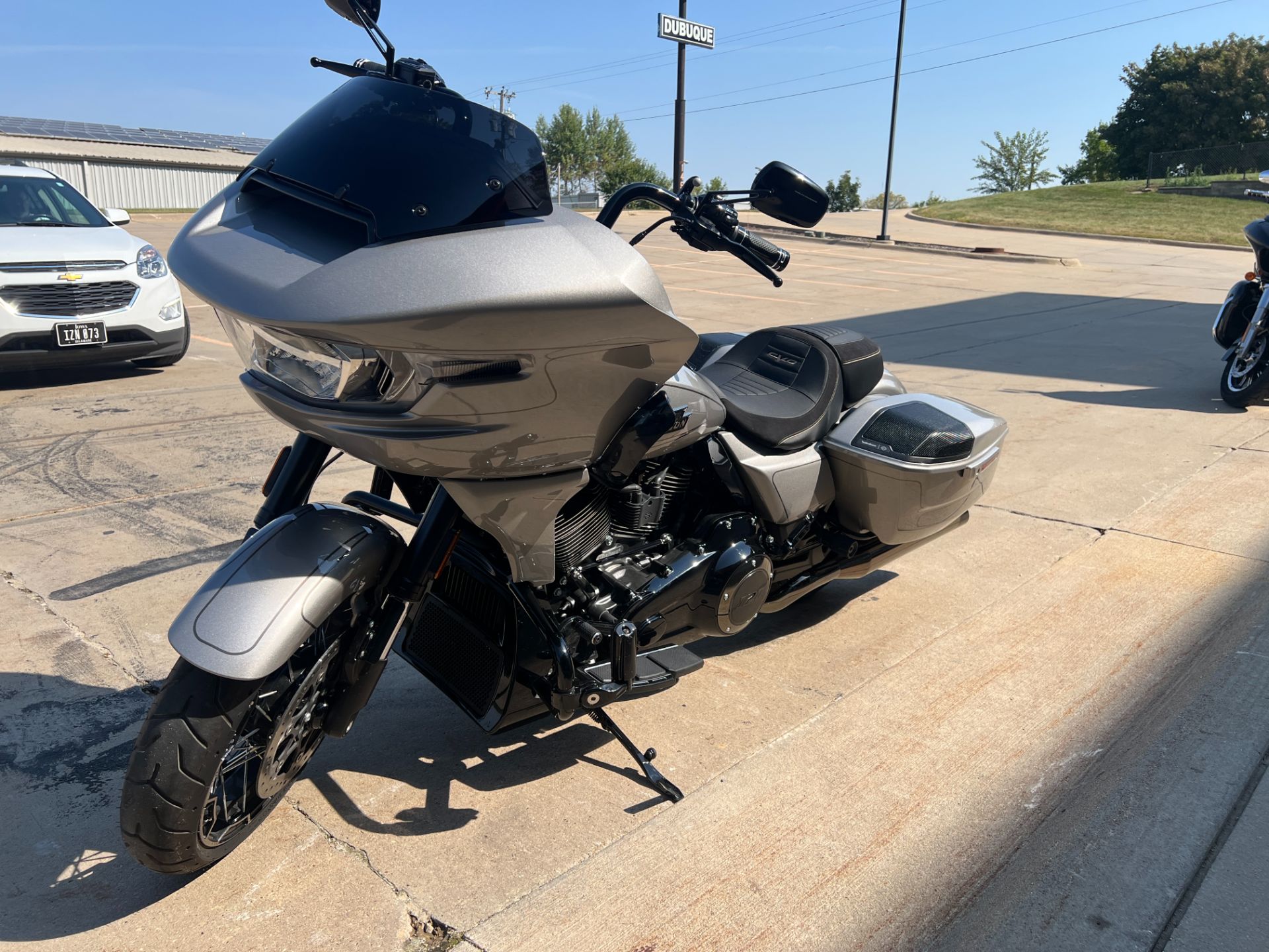 2023 Harley-Davidson CVO™ Road Glide® in Dubuque, Iowa - Photo 8