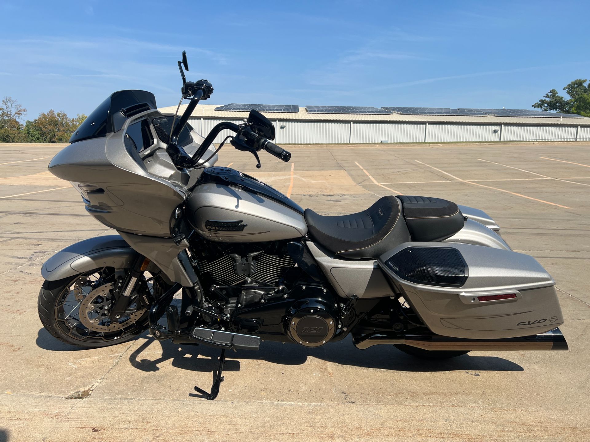 2023 Harley-Davidson CVO™ Road Glide® in Dubuque, Iowa - Photo 7