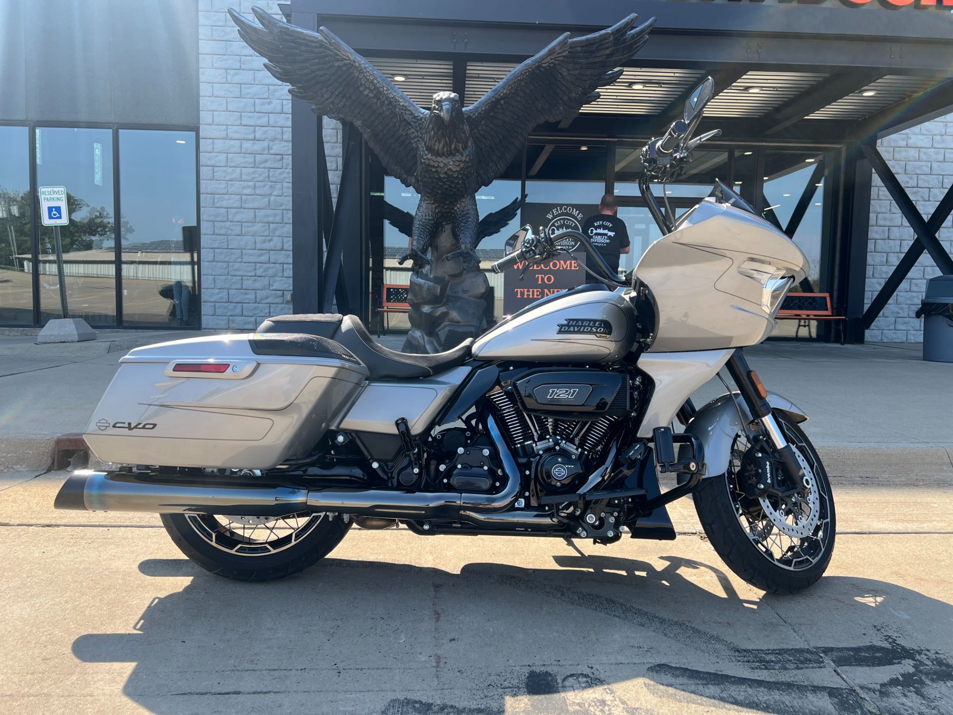 2023 Harley-Davidson CVO™ Road Glide® in Dubuque, Iowa - Photo 1