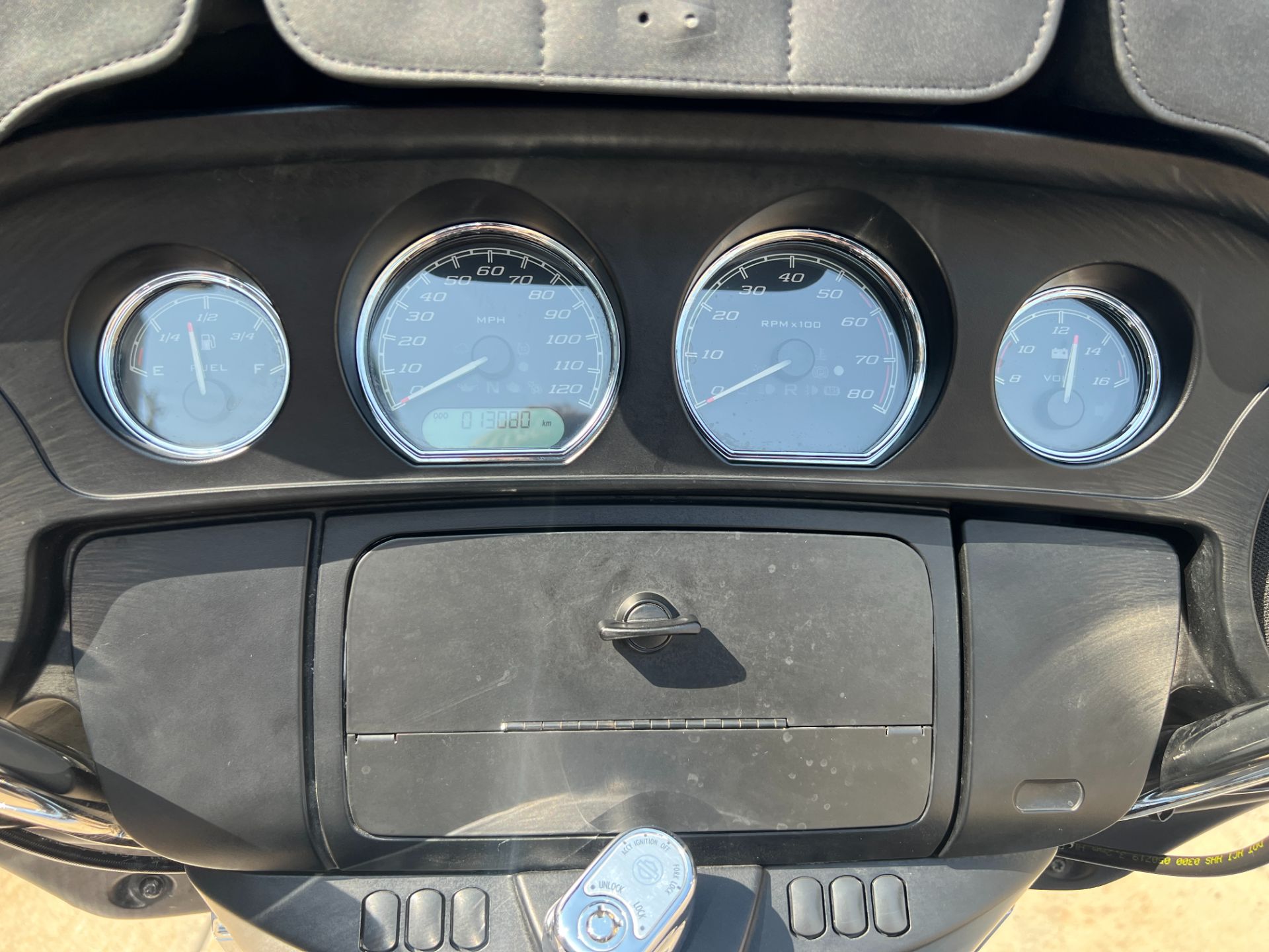 2020 Harley-Davidson Electra Glide® Standard in Dubuque, Iowa - Photo 12