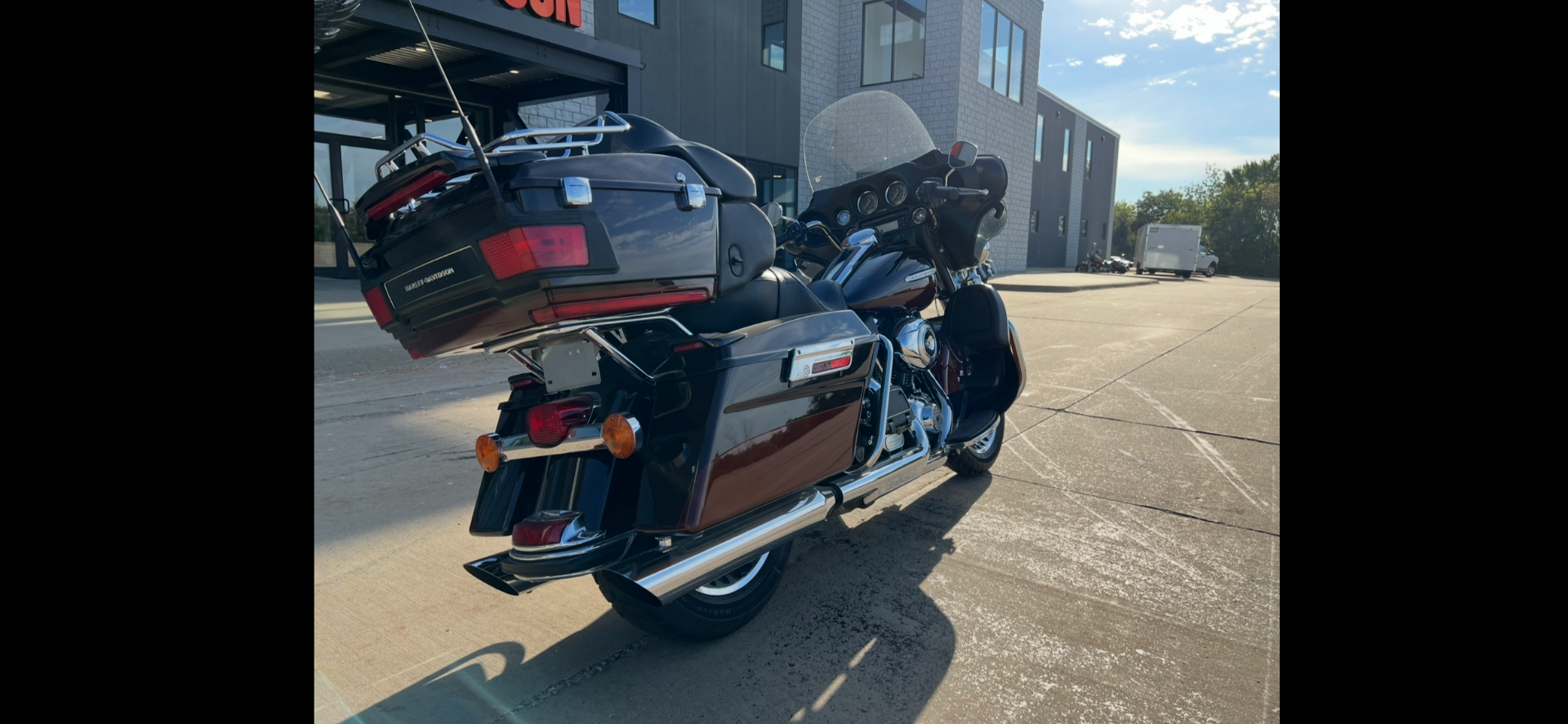 2011 Harley-Davidson Electra Glide® Ultra Limited in Dubuque, Iowa - Photo 2