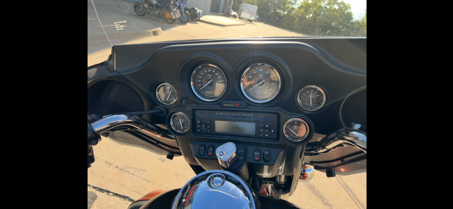 2011 Harley-Davidson Electra Glide® Ultra Limited in Dubuque, Iowa - Photo 9