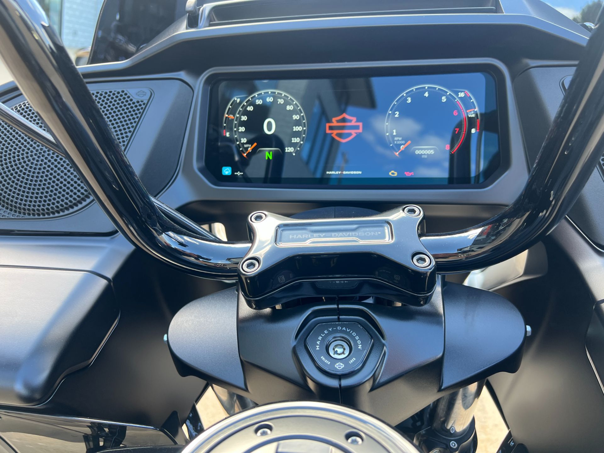 2025 Harley-Davidson Road Glide® in Dubuque, Iowa - Photo 9