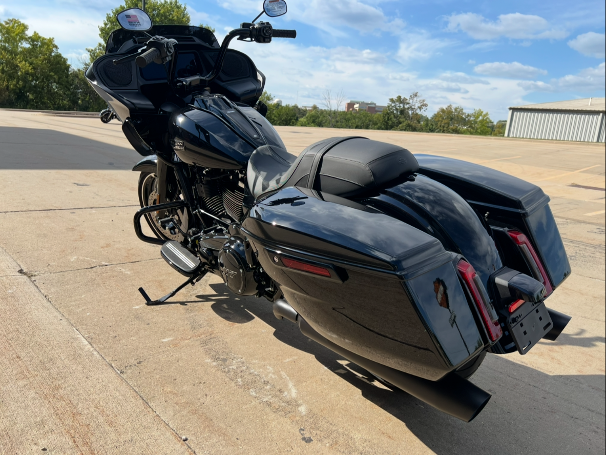 2025 Harley-Davidson Road Glide® in Dubuque, Iowa - Photo 4