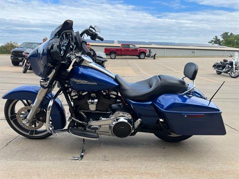 2017 Harley-Davidson Street Glide® Special in Dubuque, Iowa - Photo 5