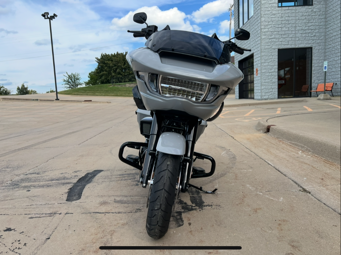 2025 Harley-Davidson Road Glide® in Dubuque, Iowa - Photo 10