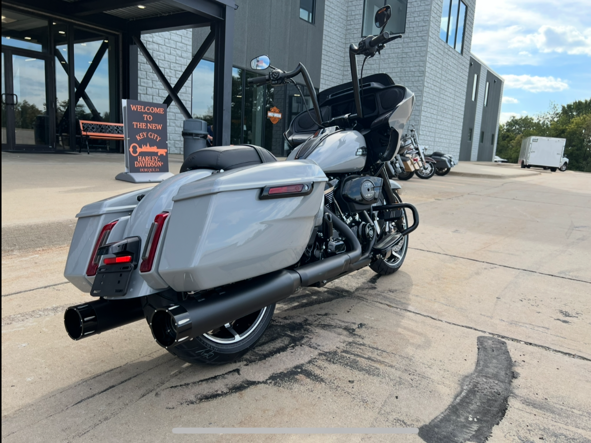 2025 Harley-Davidson Road Glide® in Dubuque, Iowa - Photo 2
