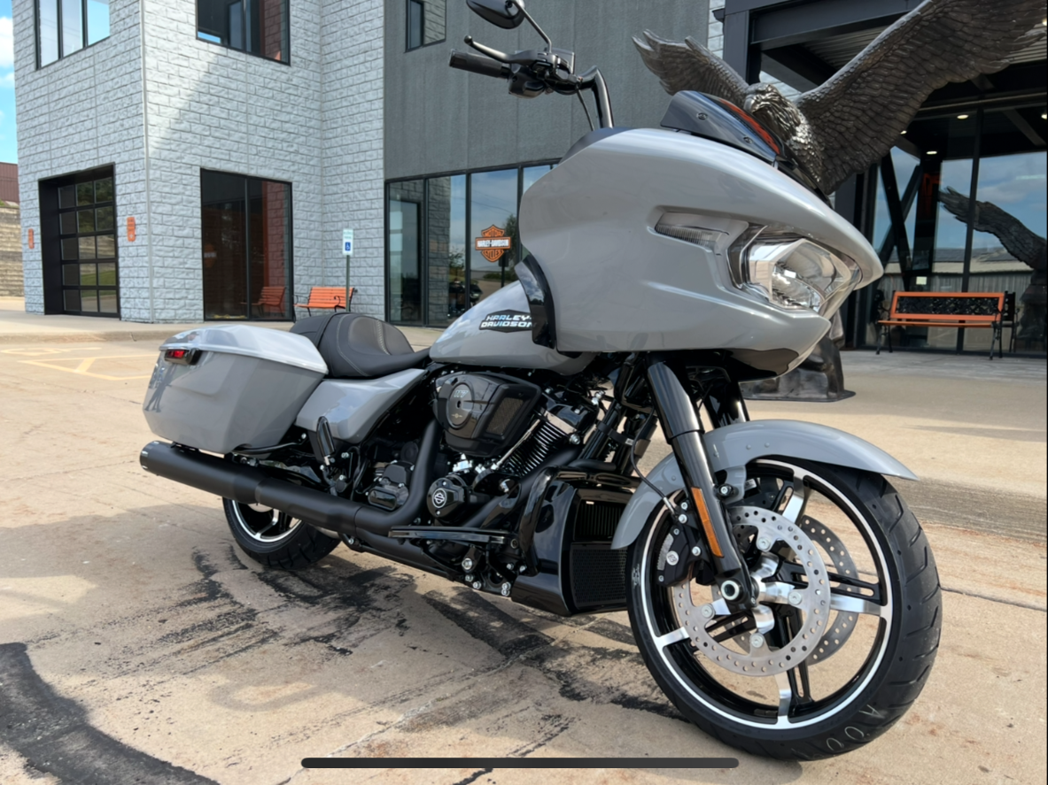 2025 Harley-Davidson Road Glide® in Dubuque, Iowa - Photo 11