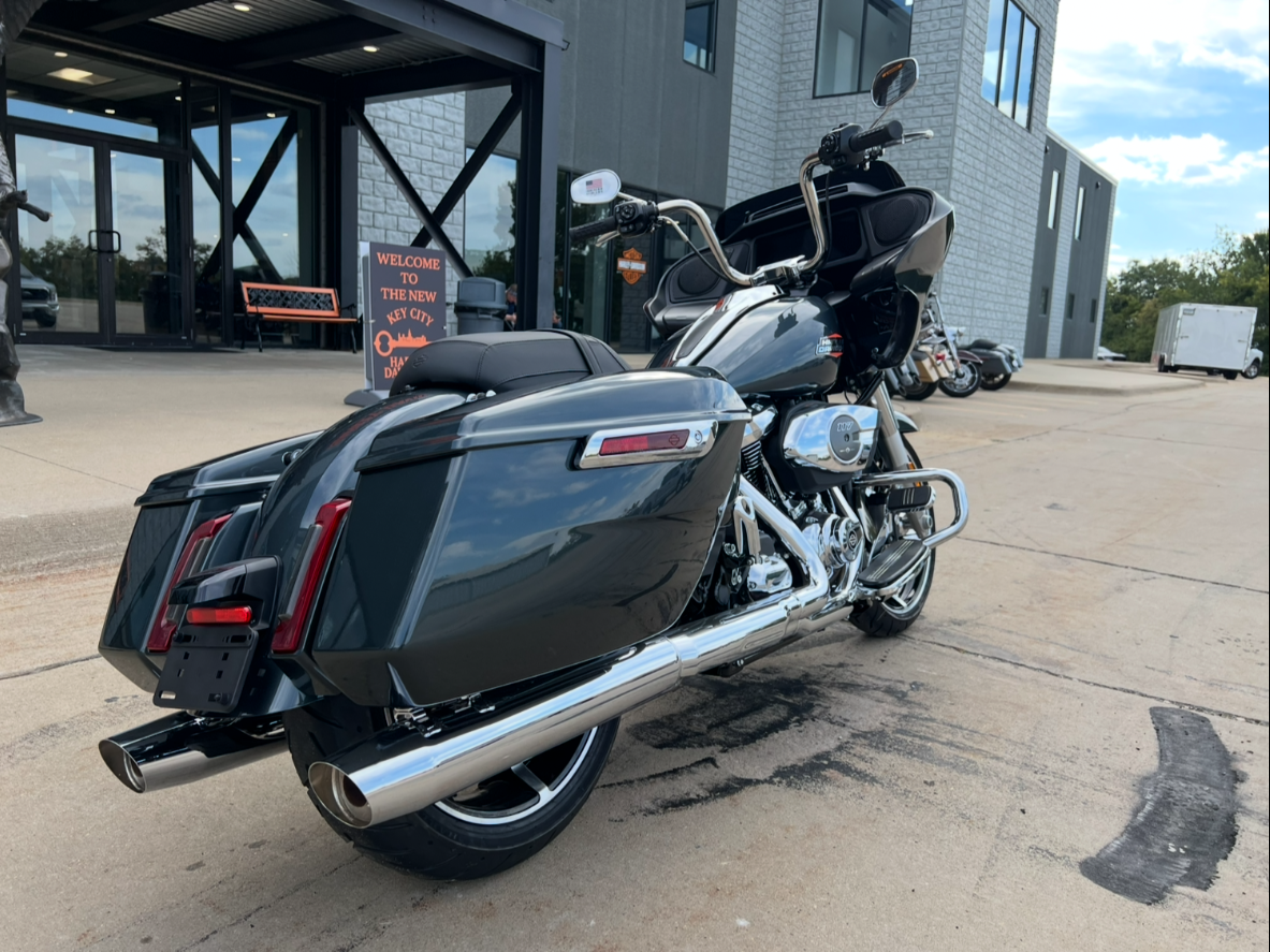 2025 Harley-Davidson Road Glide® in Dubuque, Iowa - Photo 2