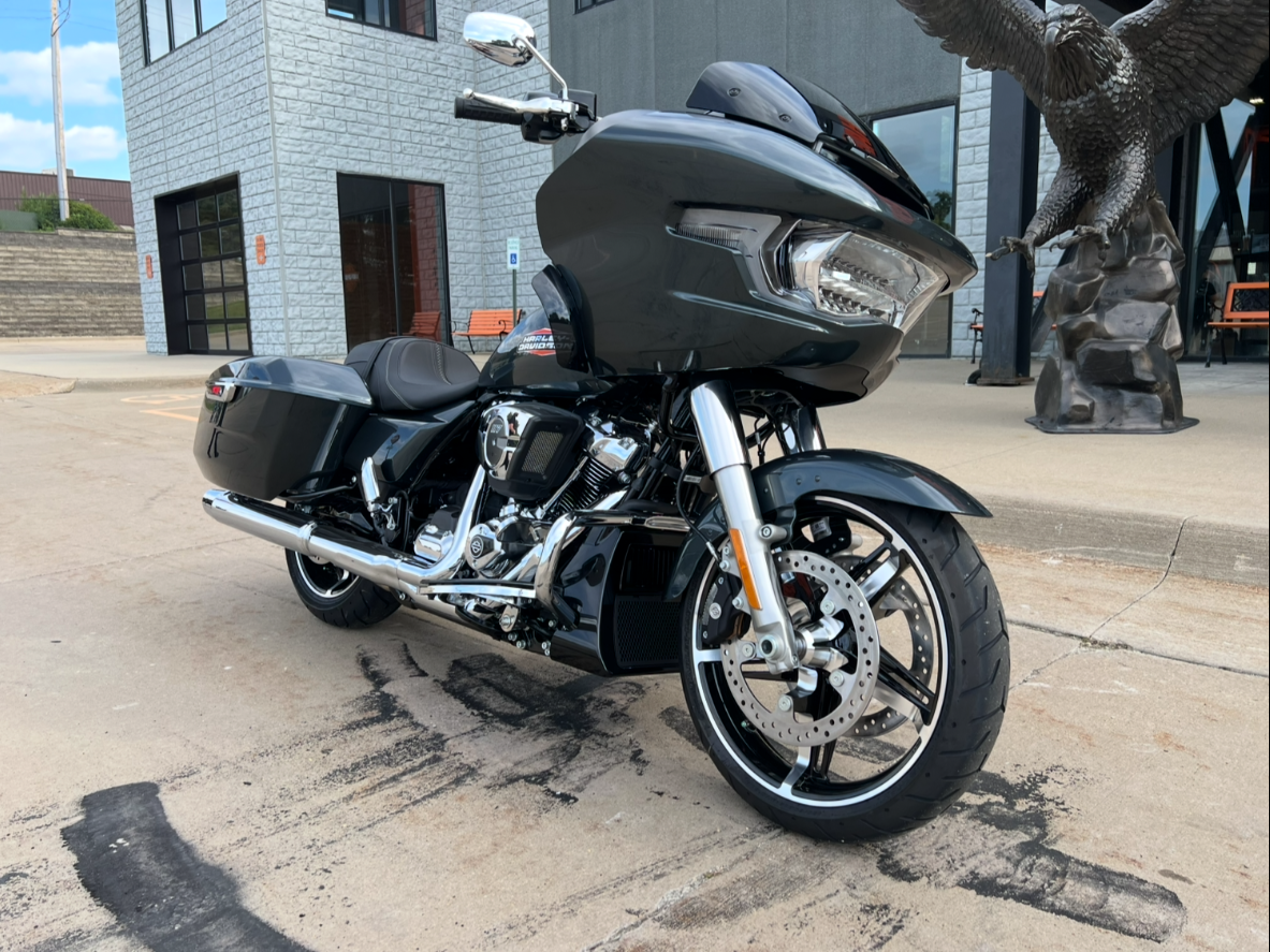 2025 Harley-Davidson Road Glide® in Dubuque, Iowa - Photo 11