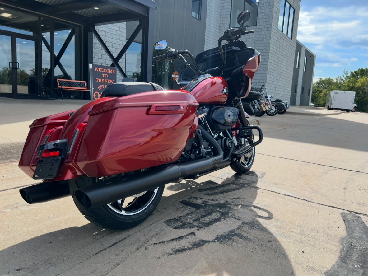 2025 Harley-Davidson Road Glide® in Dubuque, Iowa - Photo 2