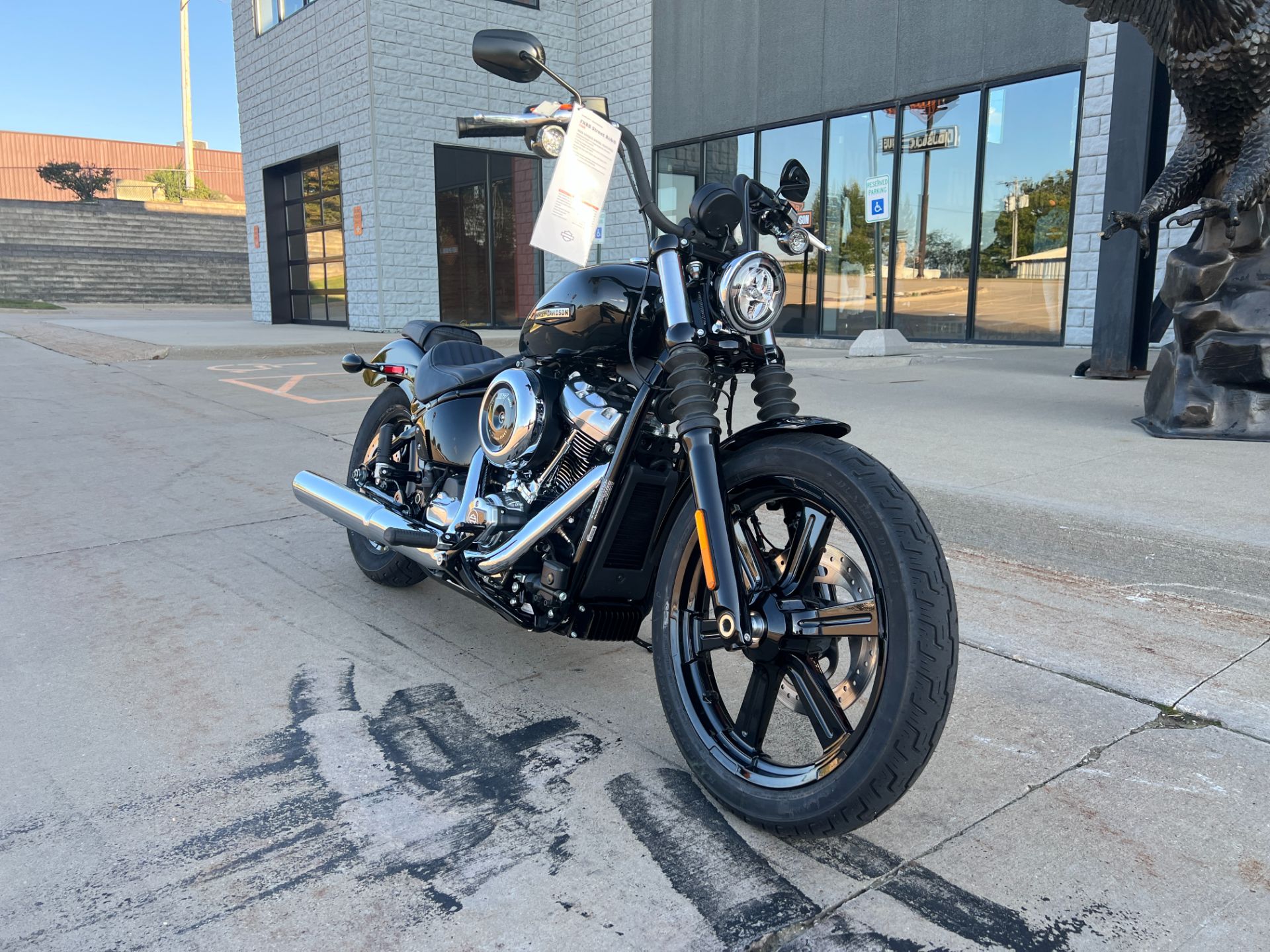2025 Harley-Davidson Street Bob® in Dubuque, Iowa - Photo 10