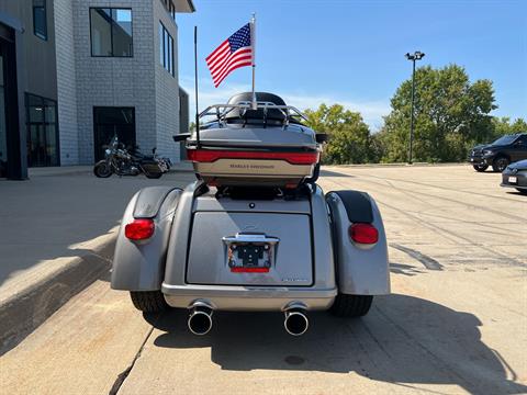 2017 Harley-Davidson Tri Glide® Ultra in Dubuque, Iowa - Photo 3
