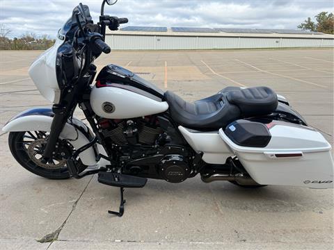 2021 Harley-Davidson CVO™ Street Glide® in Dubuque, Iowa - Photo 5