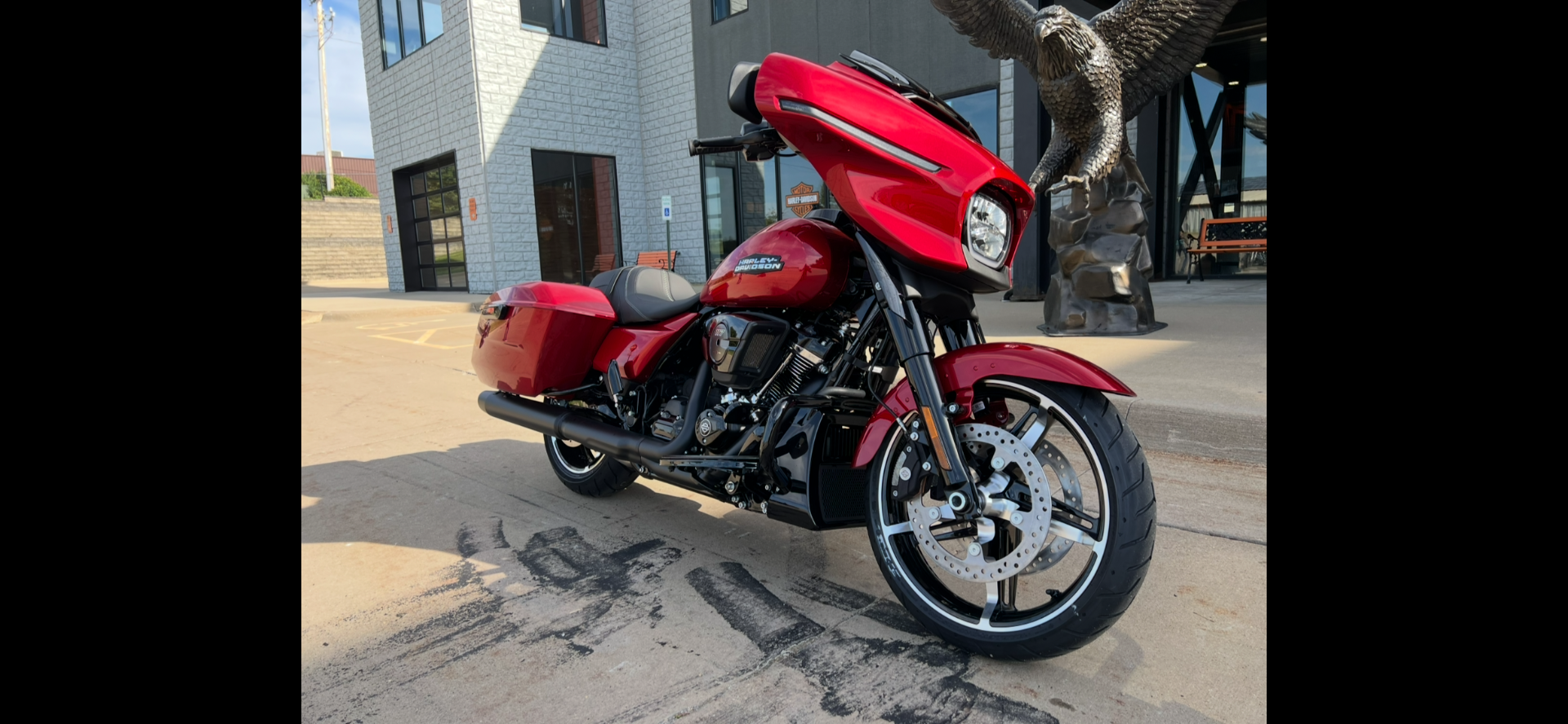 2025 Harley-Davidson Street Glide® in Dubuque, Iowa - Photo 8