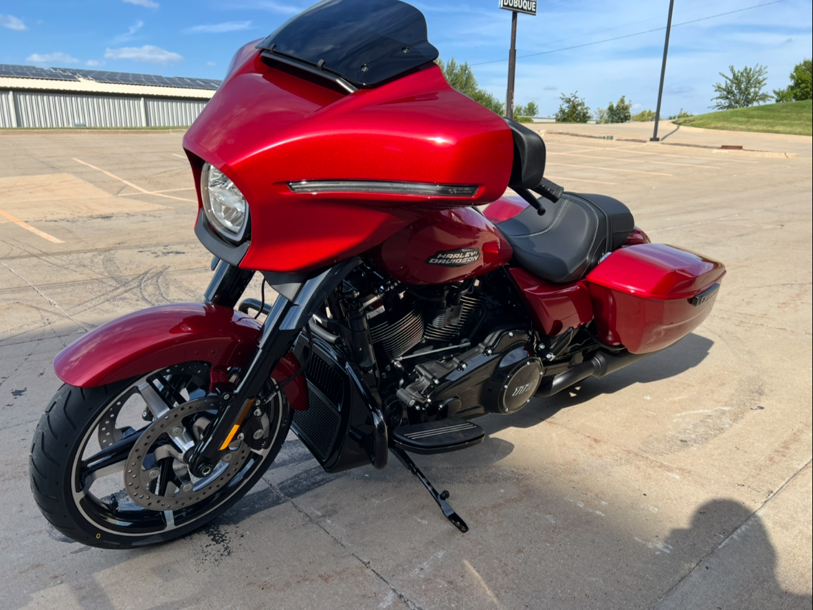 2025 Harley-Davidson Street Glide® in Dubuque, Iowa - Photo 6