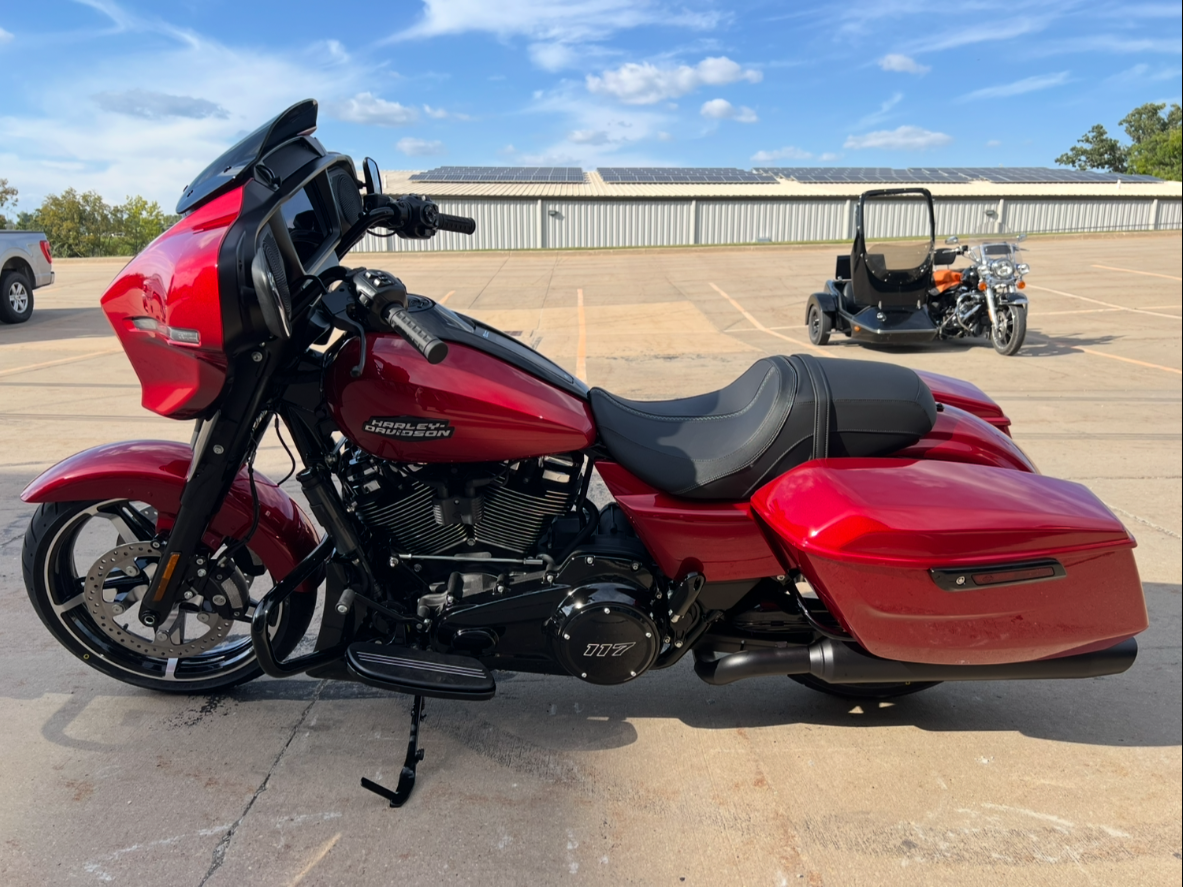 2025 Harley-Davidson Street Glide® in Dubuque, Iowa - Photo 5