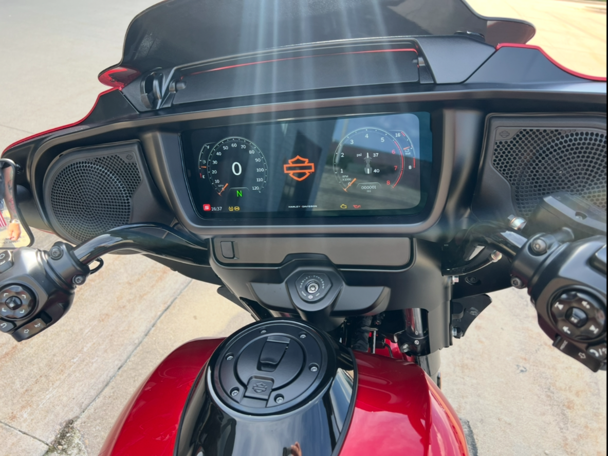 2025 Harley-Davidson Street Glide® in Dubuque, Iowa - Photo 9