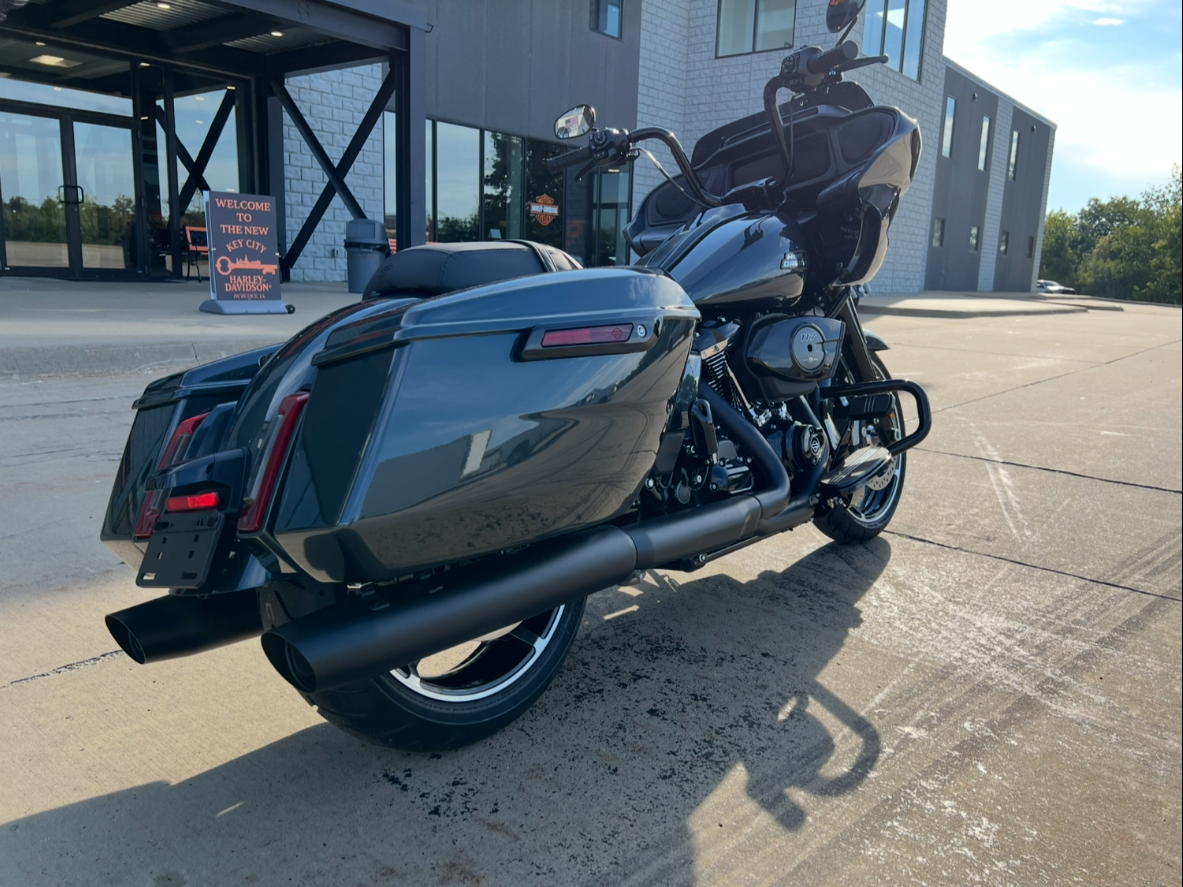 2025 Harley-Davidson Road Glide® in Dubuque, Iowa - Photo 2