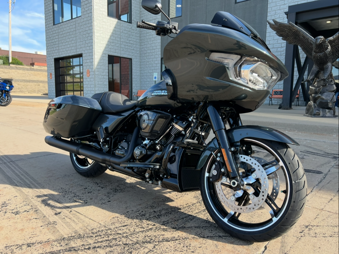2025 Harley-Davidson Road Glide® in Dubuque, Iowa - Photo 11
