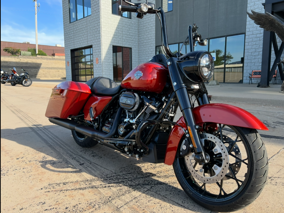 2025 Harley-Davidson Road King® Special in Dubuque, Iowa - Photo 11