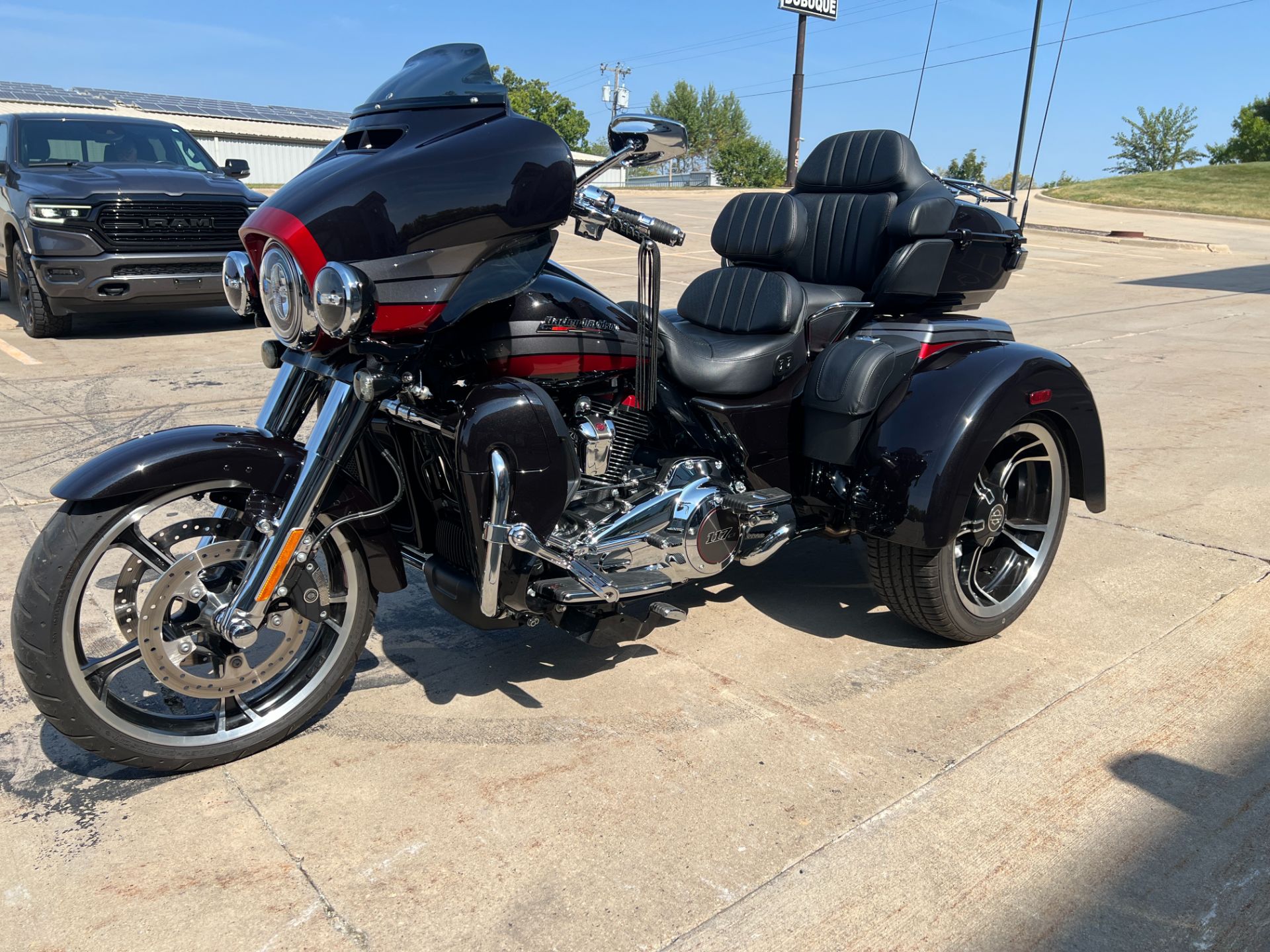 2020 Harley-Davidson CVO™ Tri Glide® in Dubuque, Iowa - Photo 6