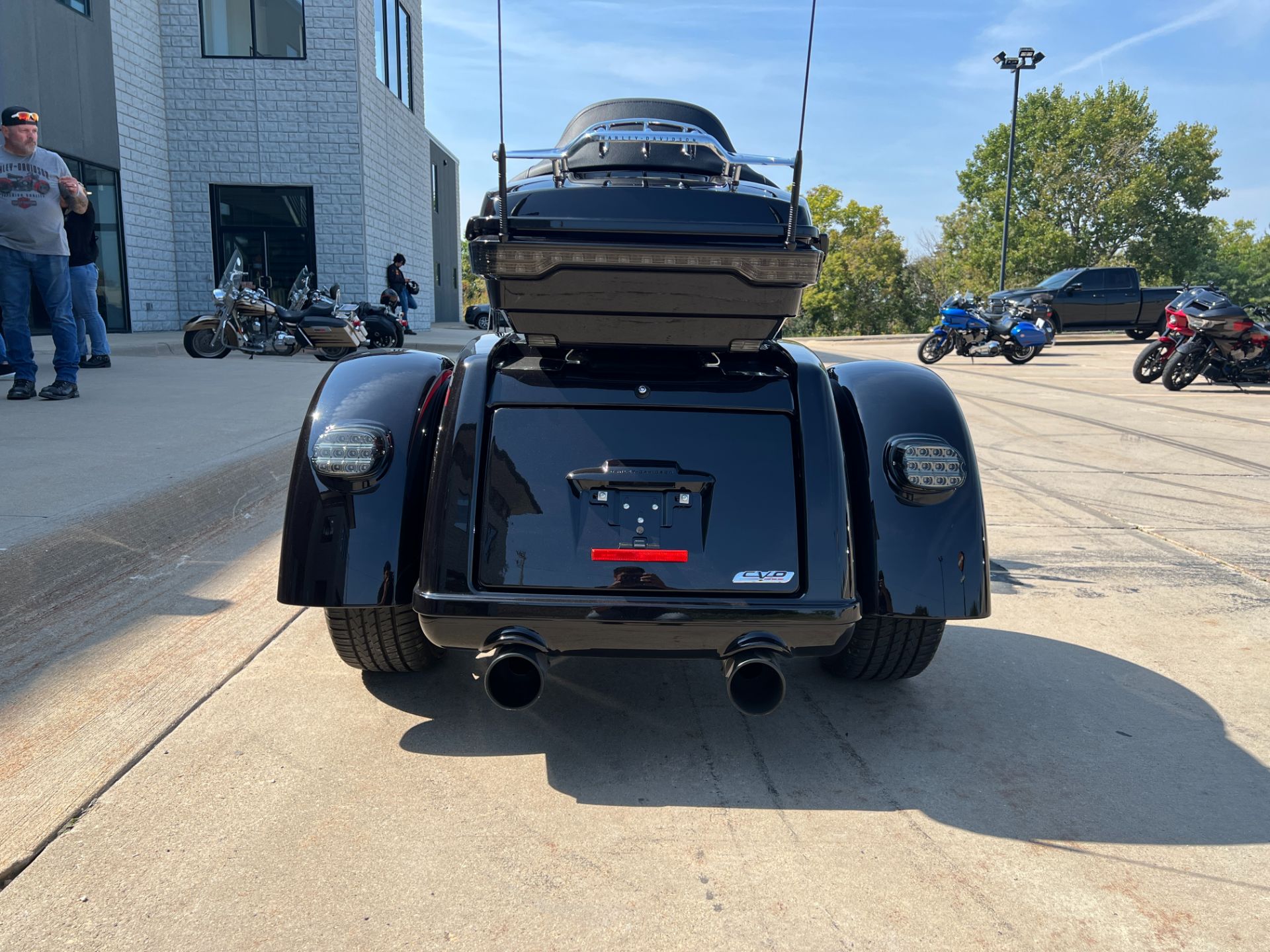 2020 Harley-Davidson CVO™ Tri Glide® in Dubuque, Iowa - Photo 3