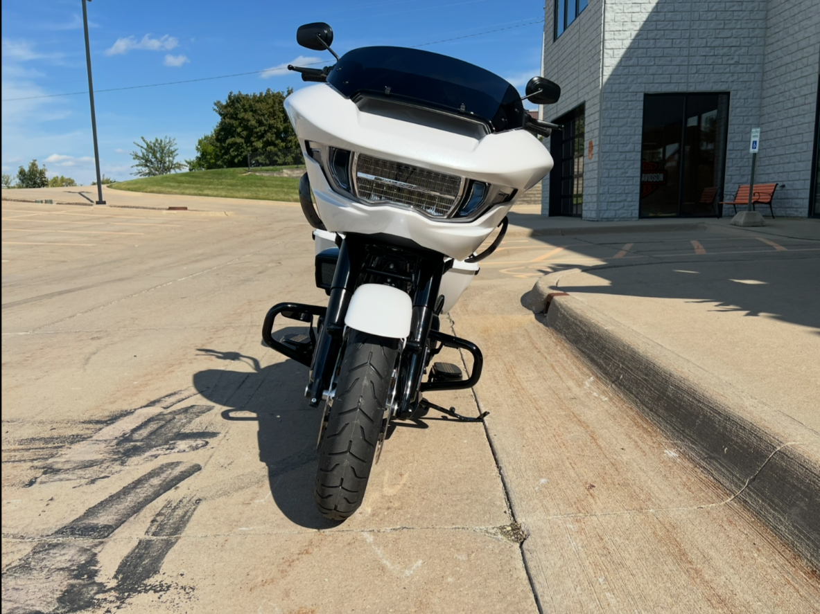 2025 Harley-Davidson Road Glide® in Dubuque, Iowa - Photo 10
