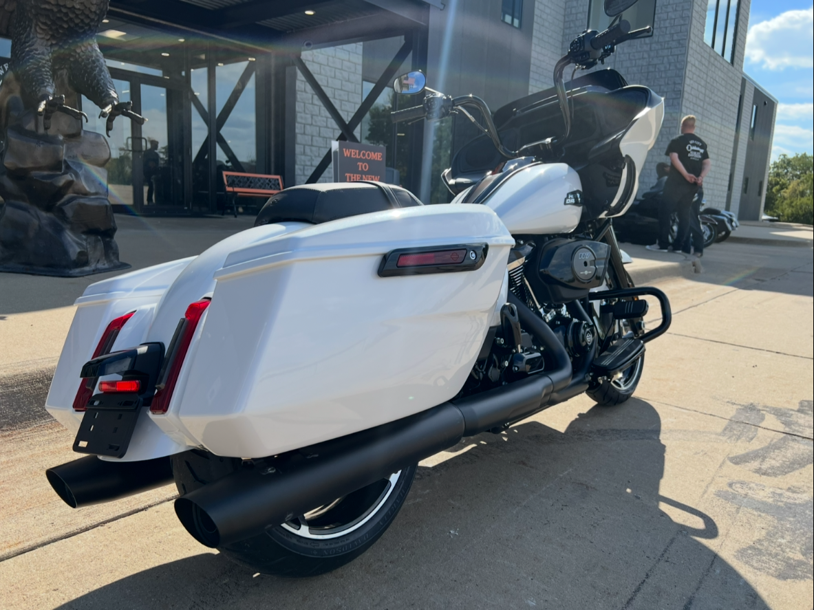 2025 Harley-Davidson Road Glide® in Dubuque, Iowa - Photo 2