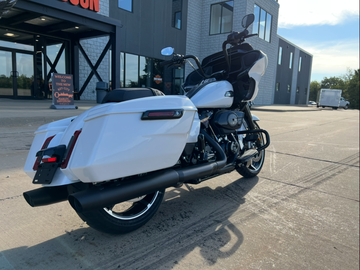2025 Harley-Davidson Road Glide® in Dubuque, Iowa - Photo 2