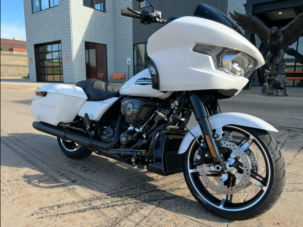 2025 Harley-Davidson Road Glide® in Dubuque, Iowa - Photo 11