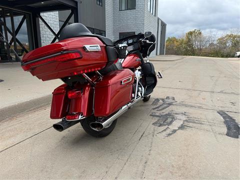 2014 Harley-Davidson Electra Glide® Ultra Classic® in Dubuque, Iowa - Photo 2