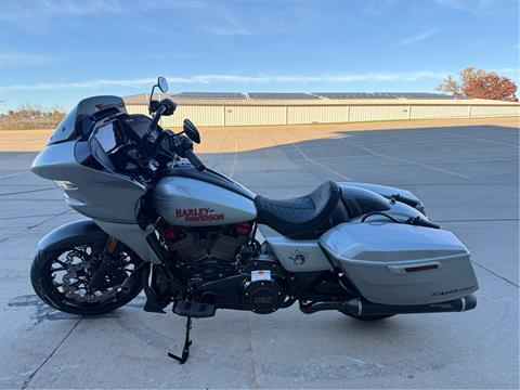 2025 Harley-Davidson CVO™ Road Glide® ST in Dubuque, Iowa - Photo 5